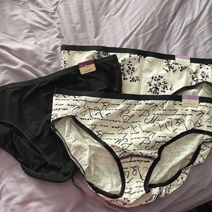 3 pack NWT Hippster panties